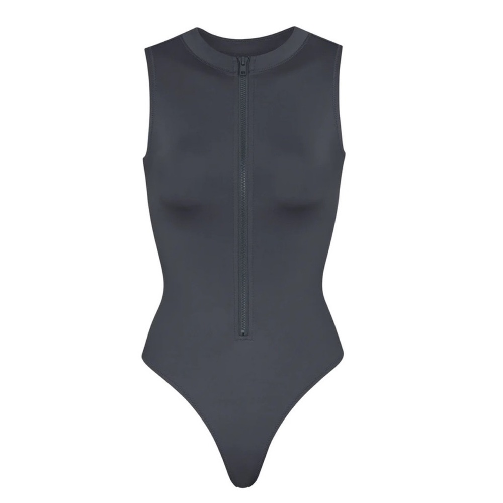 SKIMS SIGNATURE SWIM ZIP FRONT SLEEVELESS ONE PIECE SWIM
